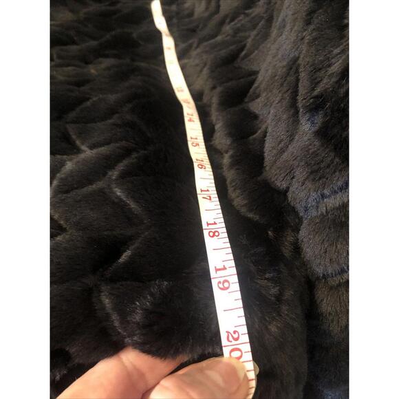 NWT Band Of The Free Jacket Women’s M L Black Val Chevron Faux Fur CROPPED - Picture 15 of 16